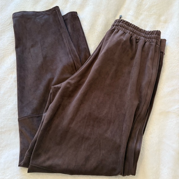 NWT brown velvet pants - Picture 3 of 5